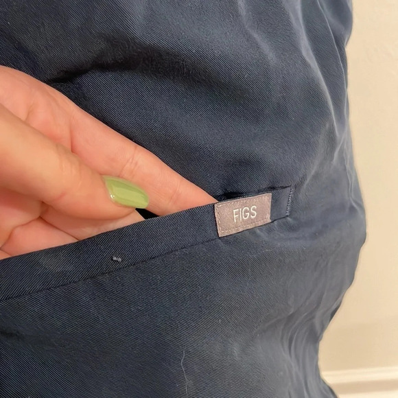 Figs Technical Collection Scrub Top - Picture 9 of 11